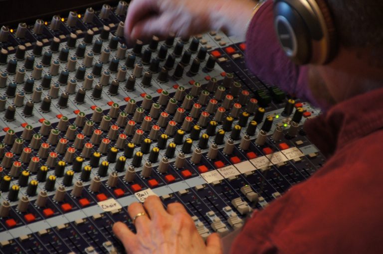 sound-engineer-salary-salaries-wiki